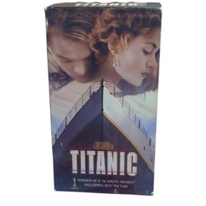 Titanic VHS Set – James Cameron Epic Romance (1997)